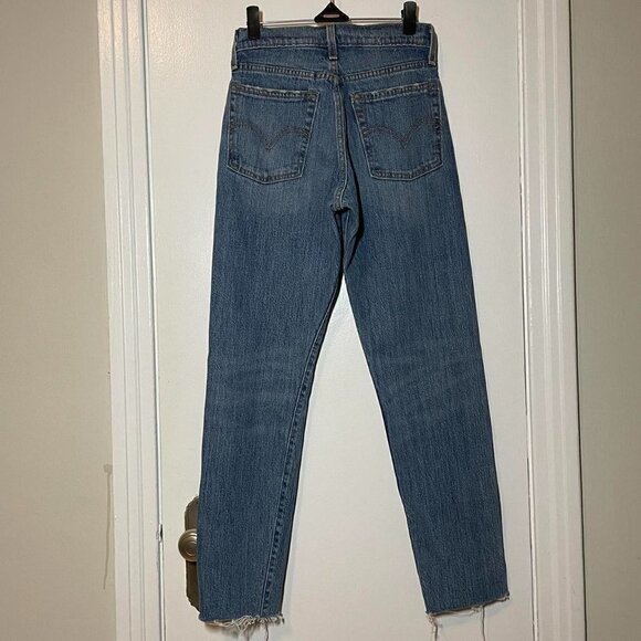 LEVI’S Distressed Wedgie Icon Fit Jean size 24 - Picture 5 of 6